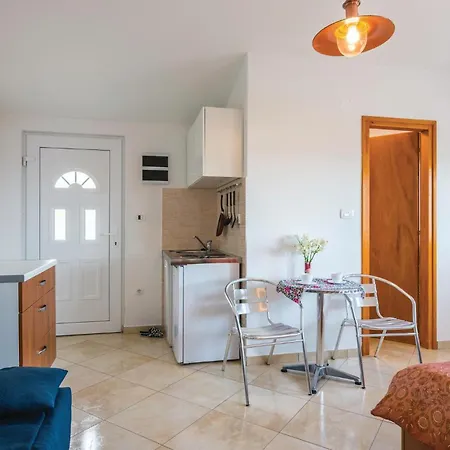 Gorgeous In With Wifi * Martina