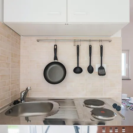 Nyaraló In With Kitchen